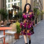 Rochie Scurta Vascoza Neagra cu Flori Mov si Galbene