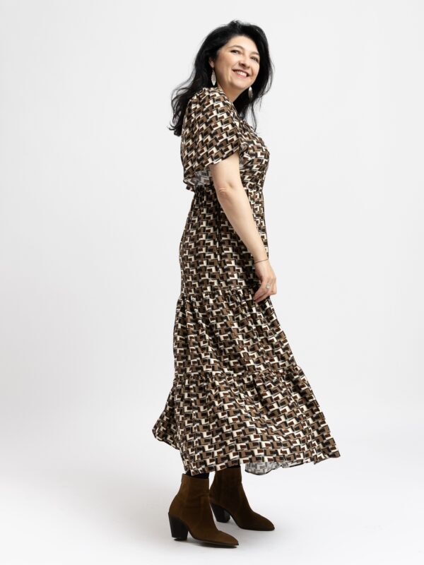 Rochie cu Volane Lisa Forme Maro, Albe