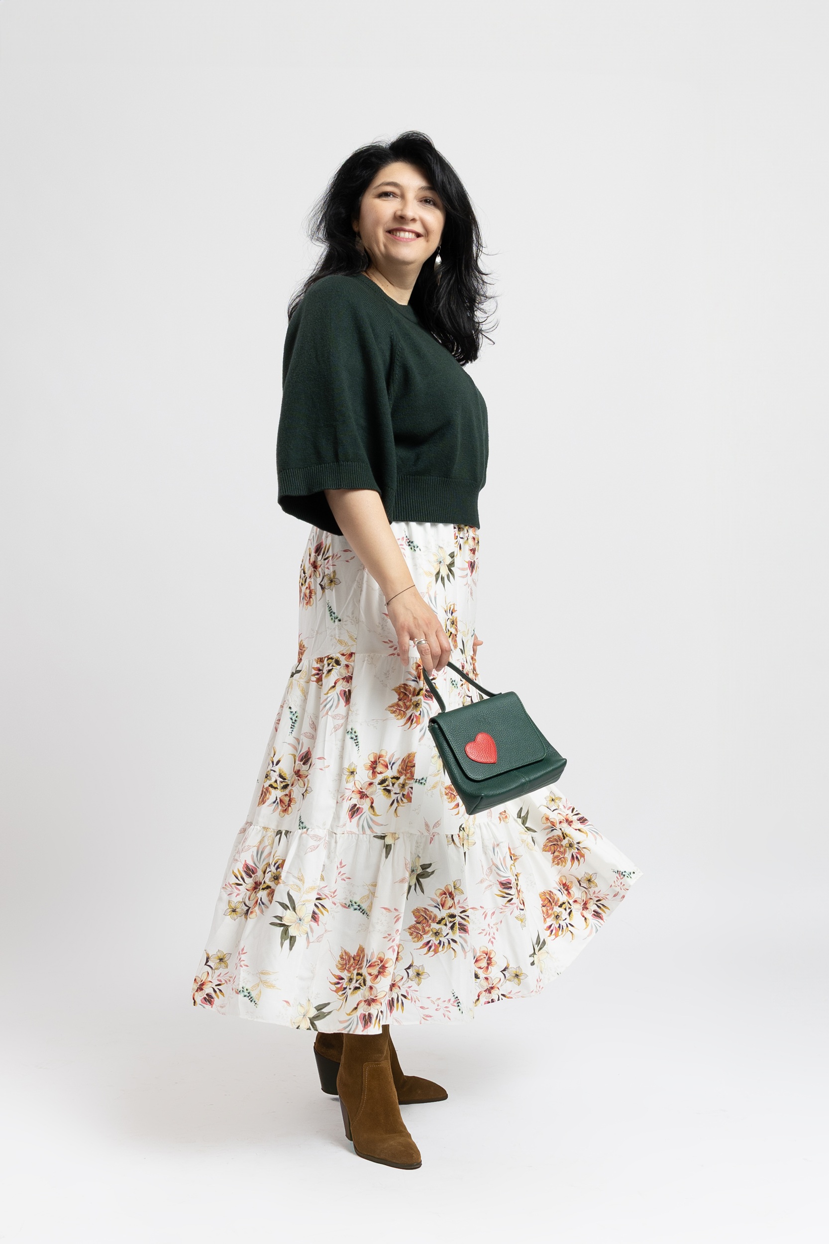 Rochie cu Volane Lisa Alba Flori de Camp 1 Rochie cu Volane Lisa Alba Flori de Camp